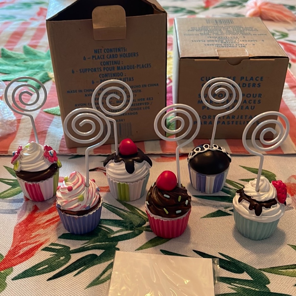 Avon Cupcake Place Card Holders 2 Set of 6